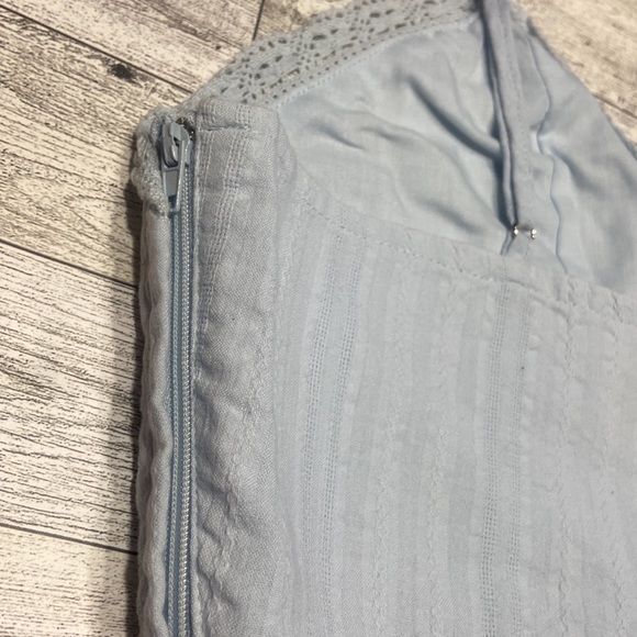 Forever 21 Baby Blue Lace Crop Size Large - Picture 5 of 6